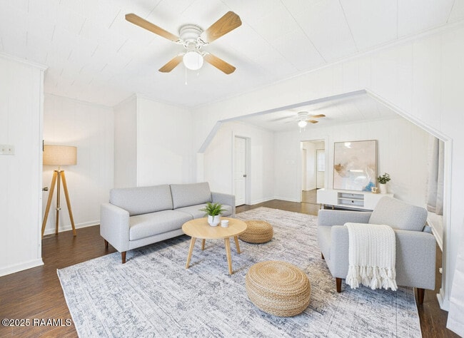 Photo - 9123 Cameron St