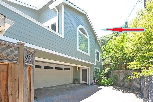 Building Photo - 229 W End Ave Unit 2