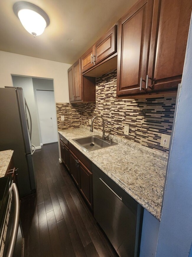 Building Photo - Two Bedroom Available near EMU!