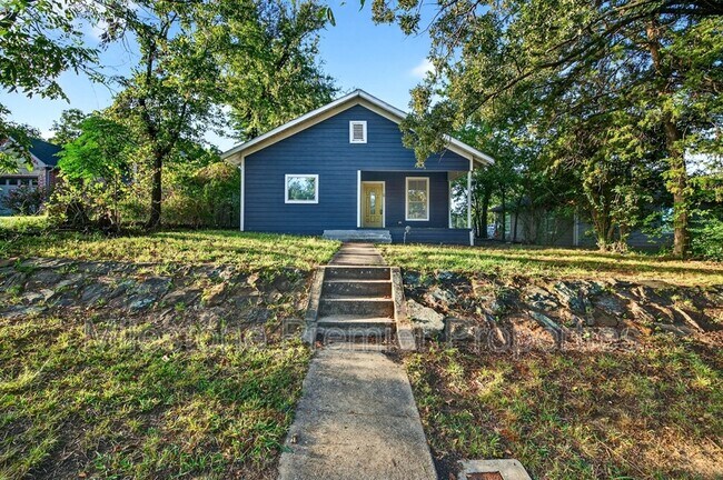 Photo - 514 E Day St Casa