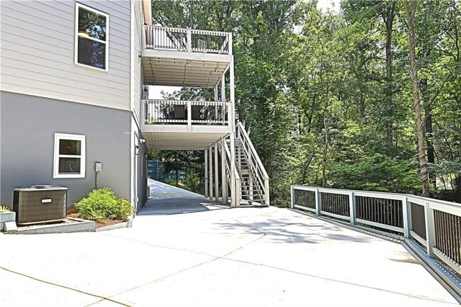 Photo - 2125 Clay Rd SW