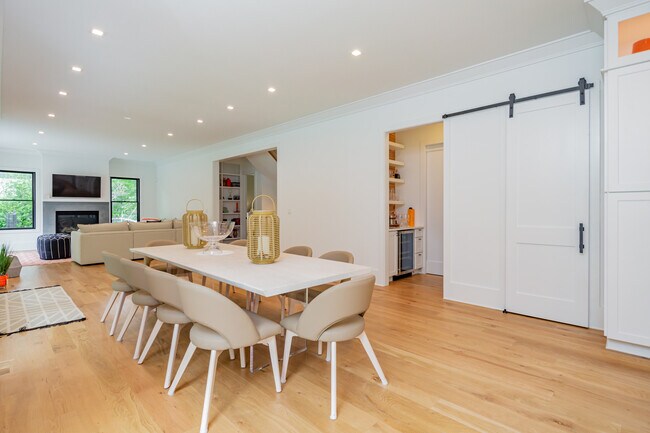 Photo - 65 Island View Dr W