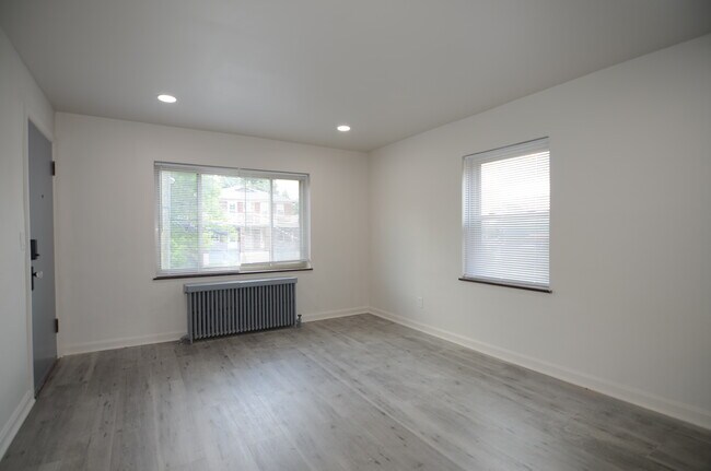 Photo - 2537 Williams Ave Unit 4