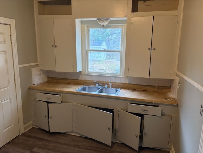 Photo - Gorgeous 2 Bedroom Home in Sunset Acres