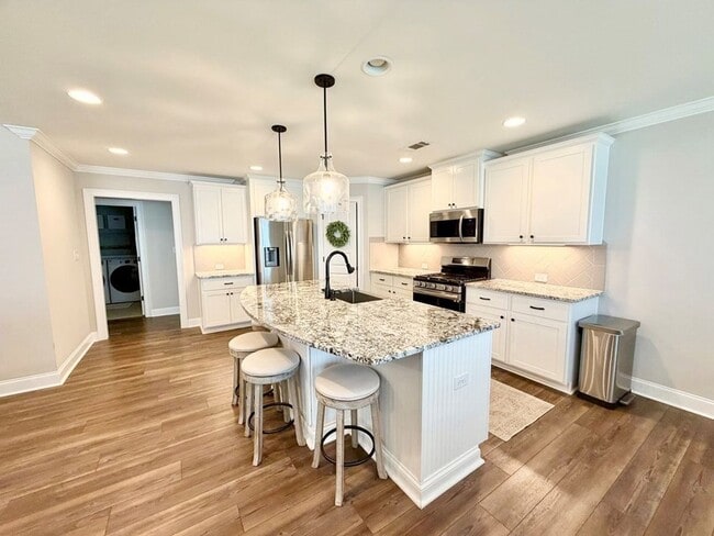 Photo - 111 Ananias St