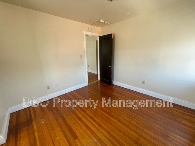 Building Photo - 192 Lark St Rental
