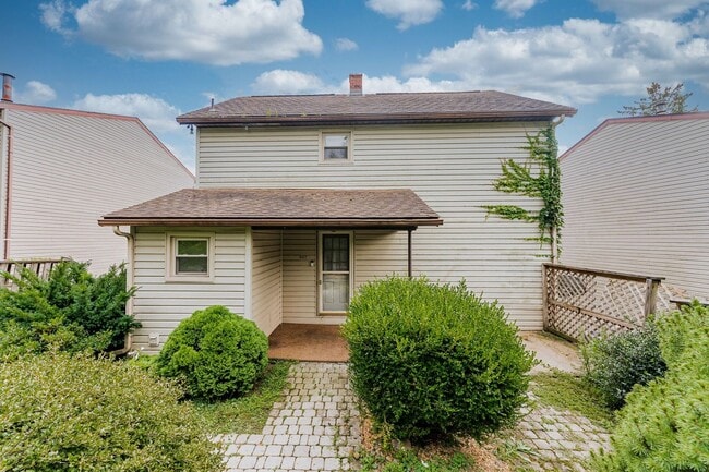 Photo - 3 Br. 1 Ba. House in Morgantown - Available 07/10/2026