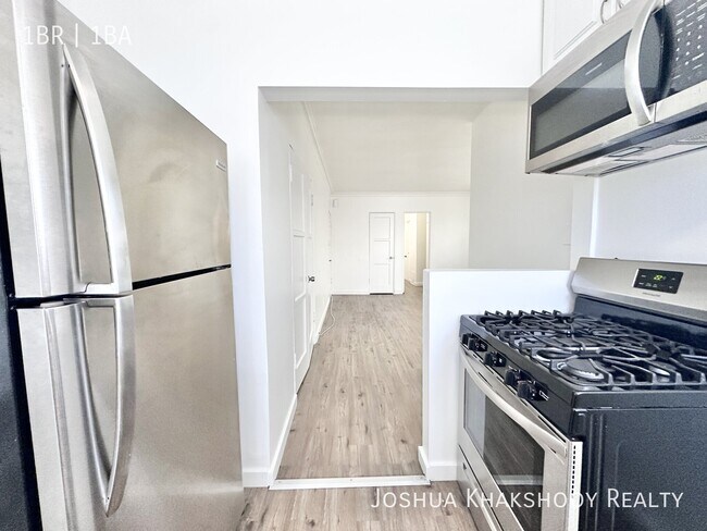 5946 Melrose Ave Unit 3