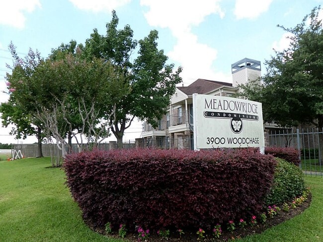 Photo - 3900 Woodchase Dr Unit 158