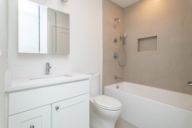 Photo - 3247 Washington St Unidad #3
