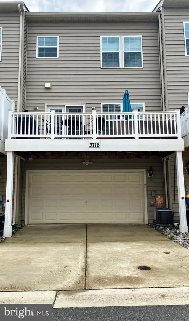 Photo - Beautiful Single Family home with Loft and Off Street Parking