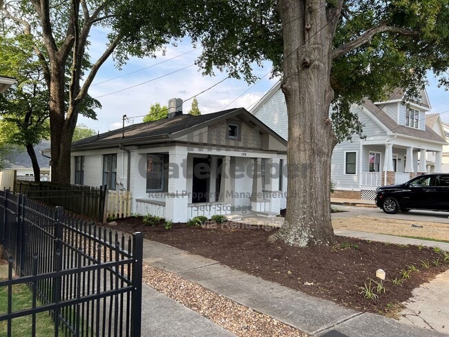 Building Photo - 1565 Walker Ave