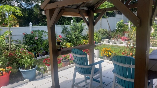 Photo - 486 Pinewood St