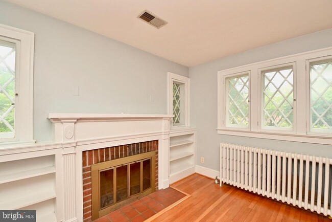 Photo - 4627 16th St N
