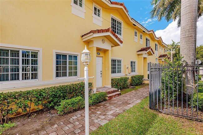 Building Photo - 205 NE 4th Ct.