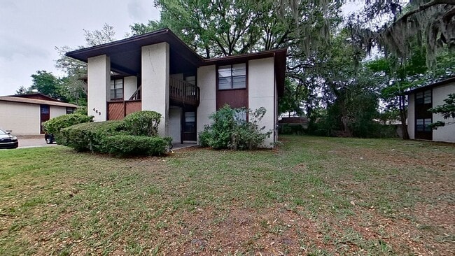 Photo - Desirable 2 beds/1.5 bath, first floor uni...