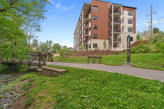 Reed Creek Greenway Apartments - Reed Creek Greenway Apartments