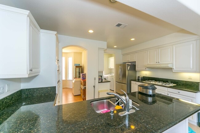 Photo - 2889 Plaza del Amo