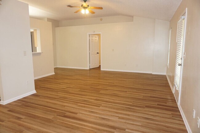 Photo - 5050 Acre Estates Dr