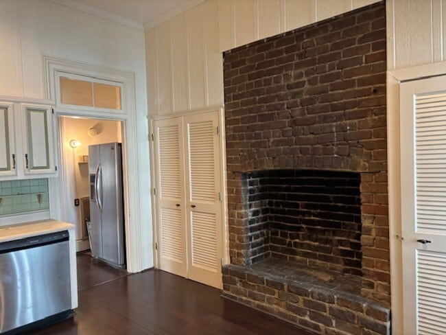 Photo - 226 E Gwinnett St Unidad 226 E Gwinnett St lower apartment