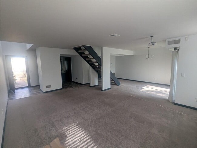 Photo - 232 Toweridge Dr SW