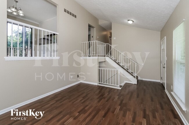 Photo - 200 Parkmont Ct