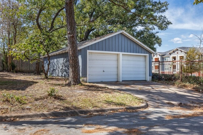 Photo - 307 E Academy St