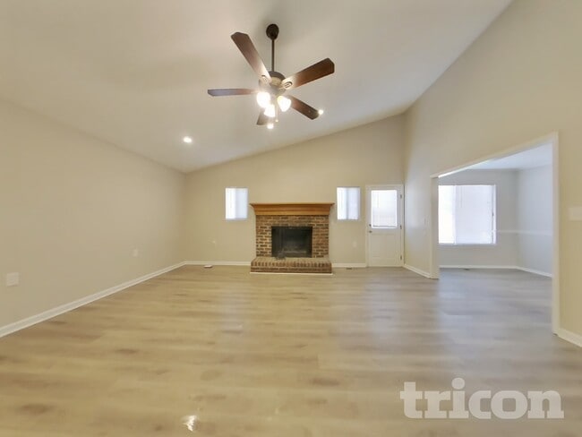 Photo - 6971 Springwood Dr