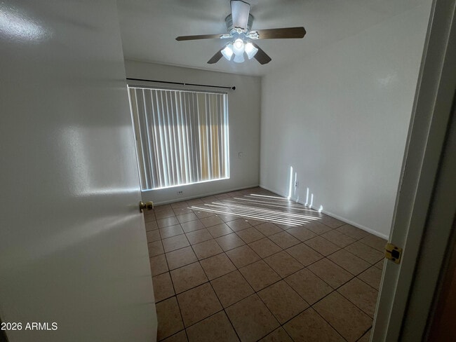 Photo - 1550 W Knowles Ave