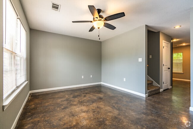 2BR, 1.5BA - 960SF - Living Room - Willow Creek Townhomes