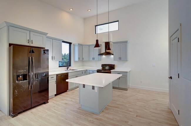 Photo - 1221 East Emma Drive