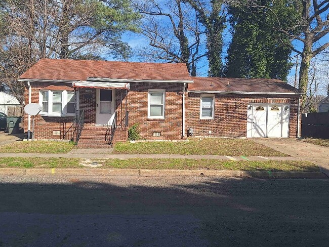 Building Photo - 2710 Grandy Ave Rental