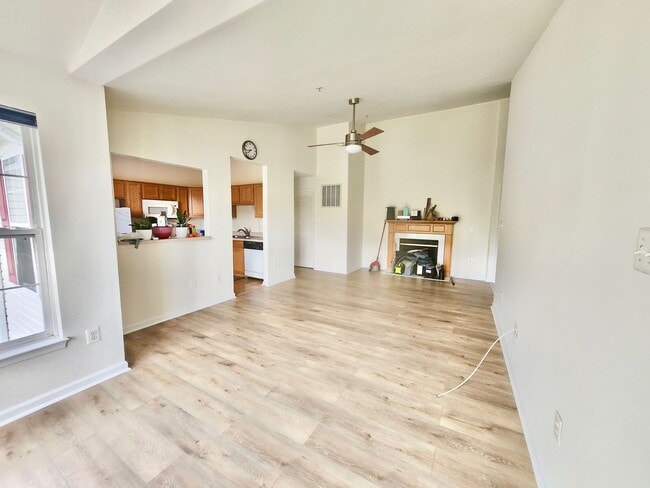 Photo - Bright Condo in Convenient Location