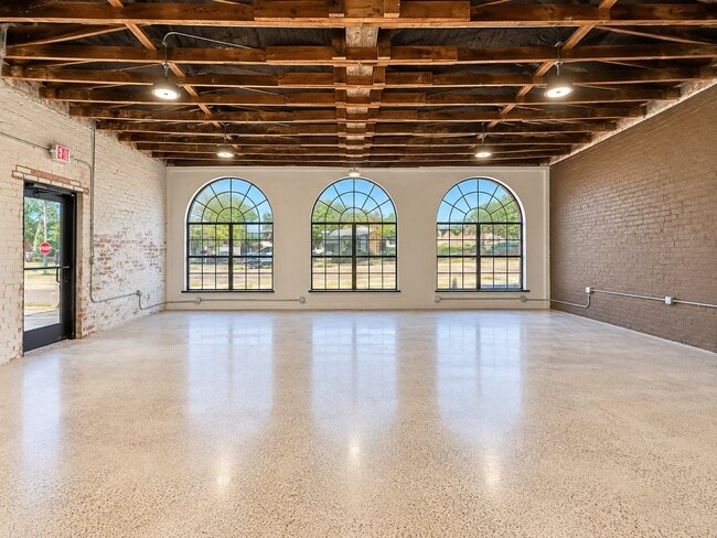 115 W Kilpatrick St