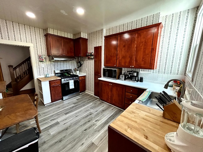 Building Photo - 2127 Cabrillo St Rental