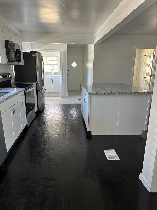 Photo - 1951 Handley Ave SW