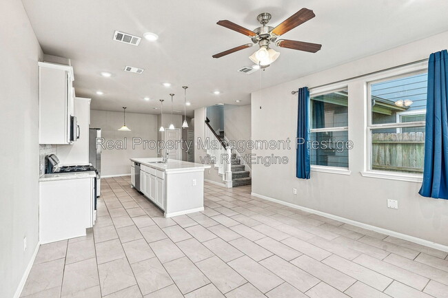 Photo - 7333 Hinsdale Dr