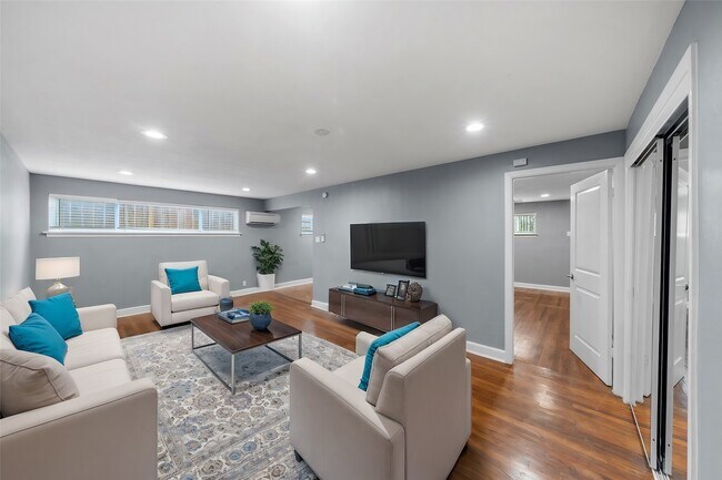 Photo - 311 Hawthorne St