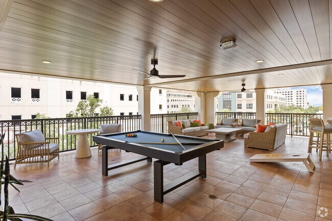 Sky Lounge - Vine on Clematis