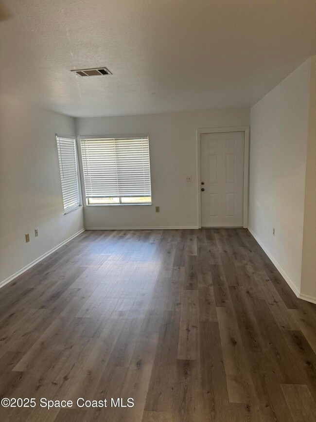 Photo - 298 Capron Rd