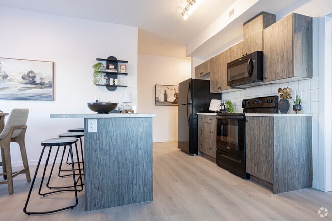 2BR, 2BA - 855SF - Kitchen