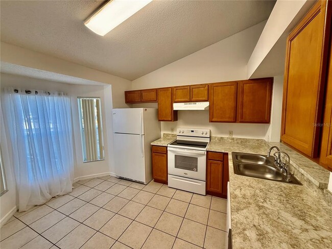 Photo - 1128 Jade E Ln