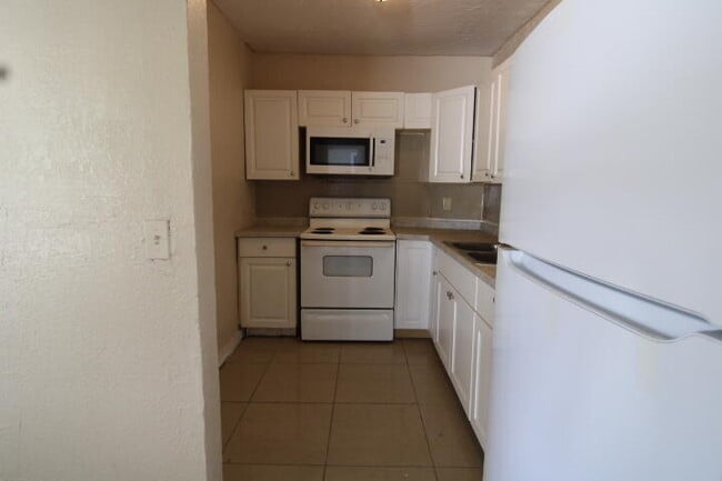 Photo - 1205 W 24th St