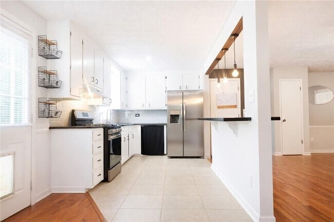 Photo - 3820 Menloe Way