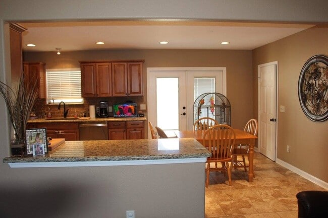 Photo - 121 Mackeral St