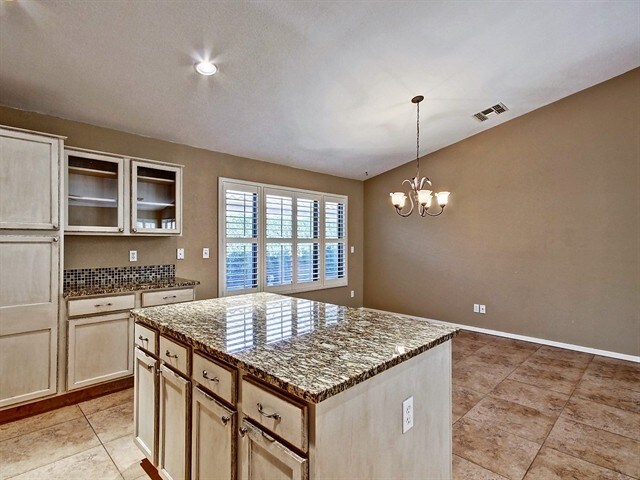 15866 W Tara Ln