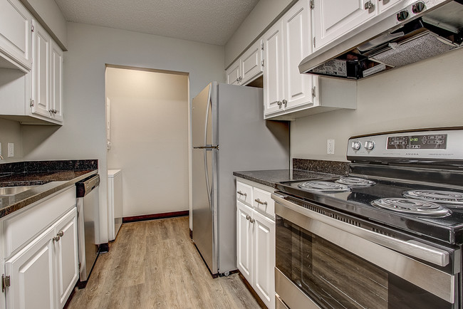 Lake Country Village Apartments For Rent in Oconomowoc, WI | ForRent.com