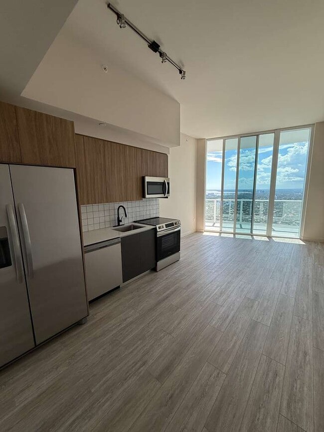 Photo - 521 SW 4th Ave Unidad A10