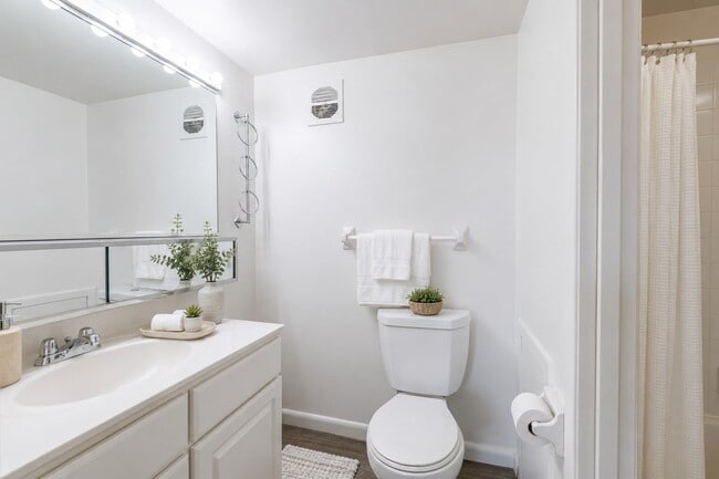 Summit Pointe Apartment Homes