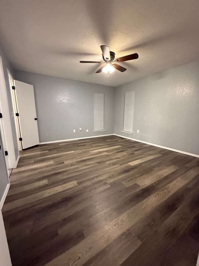 Photo - 11928 SW 7th St